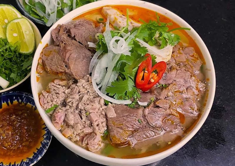 Hình ảnh Lẩu đuôi bò - Quán Phở - Bún Bò NGUYỄN NGA ( Bún riêu, Hủ tiếu Miền tây ) - 4