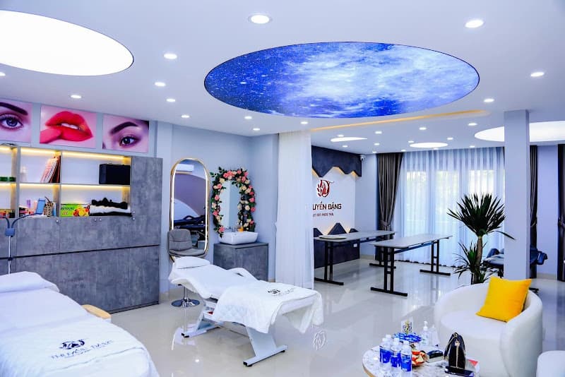Hình ảnh NGUYỄN TƯ HAIR SALON & PHUN XĂM THUYỀN ĐẶNG - 5