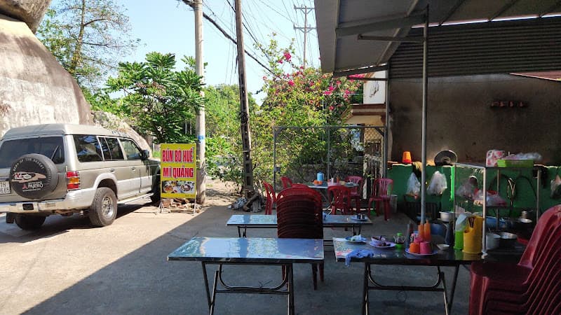 Bún Bò Huế Tú và Mì Quảng Ba Chồng