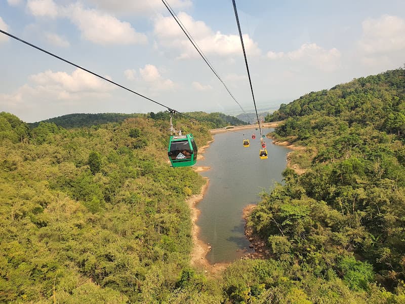Hình ảnh Cáp treo Núi Cấm (Ga đi) - 2