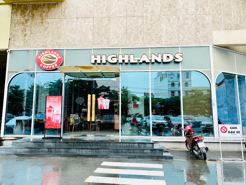 Ảnh bìa Highlands Coffee Tops Market Âu Cơ