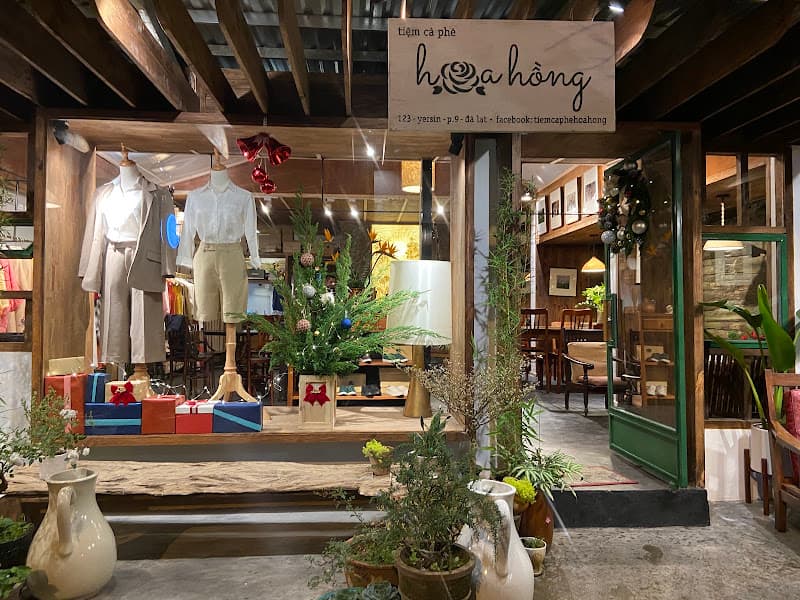 Tiệm cà phê Hoa hồng