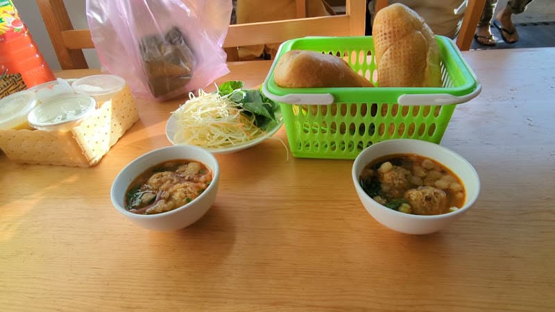 Hình ảnh Vỹ Dạ Quán - Bánh mì xíu mại, sữa đậu nành - 2