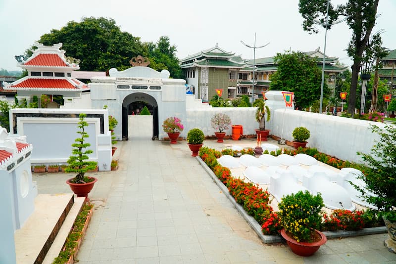 Hình ảnh Lăng Thoại Ngọc Hầu - 3