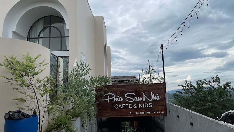 Ảnh bìa Phía Sau Nhà Caffe & Kids