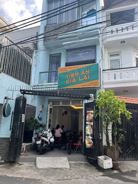 Tiệm ăn Gia Lai