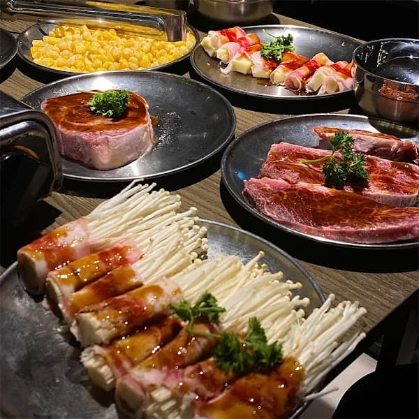 Hình ảnh Khói - Tiệm Bít Tết - Lẩu Nướng - 2