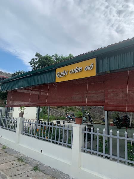 Ông Toàn cà phê Ngã ba Sông