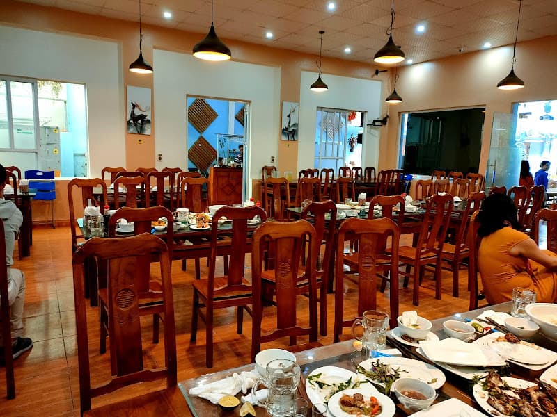 Nhà Hàng Hải Viên Sơn La