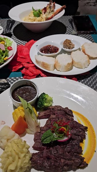 Hình ảnh La Paix Bistro - 3