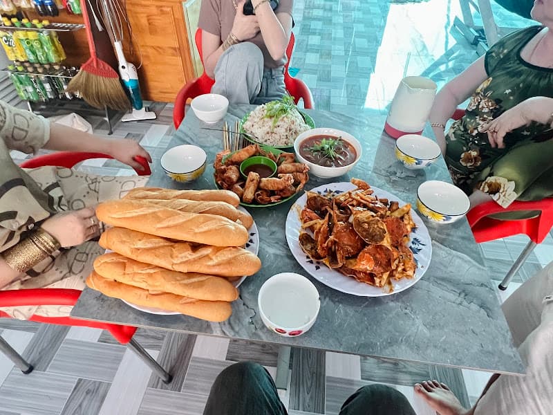 Hình ảnh Quán Ăn Cẩm Tú Bánh Xèo, Gà Đốt - 3