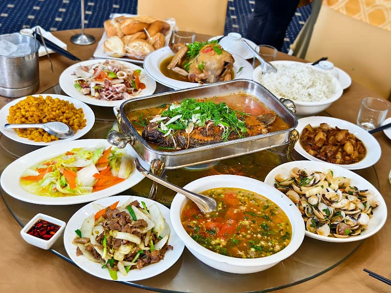 Hình ảnh Nhà Hàng Hạ Long Center (Happy Marina cũ) - 2