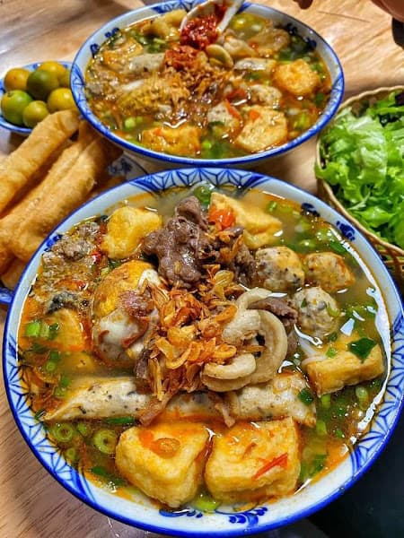 Ảnh bìa Bún bò Huế cô út