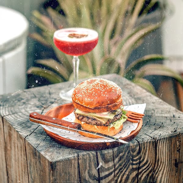 Hình ảnh Banana Mama Rooftop Bar & Kitchen Saigon - 4