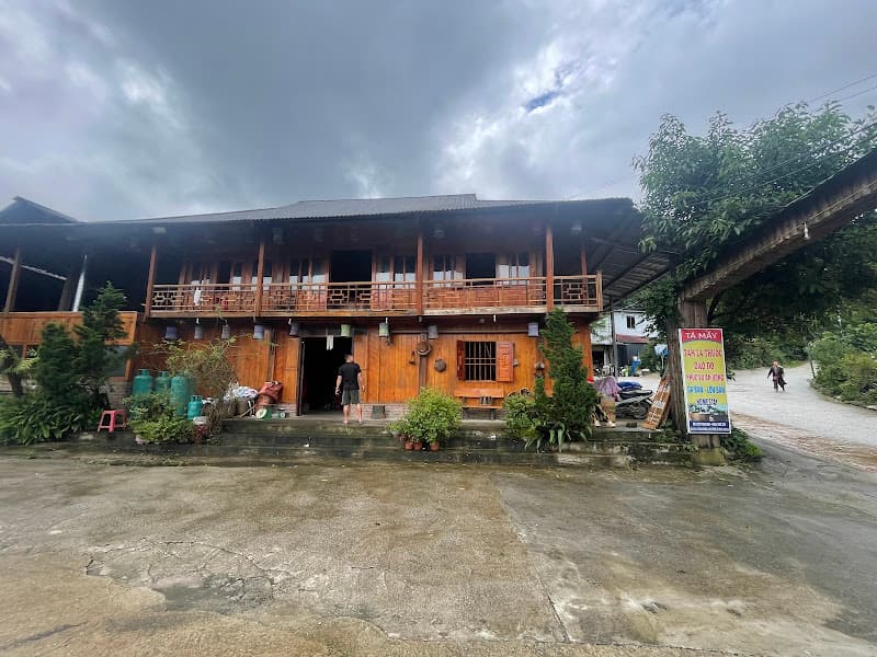 Ảnh bìa Tá Mẩy : Tắm lá thuốc Dao Đỏ Tả Phìn