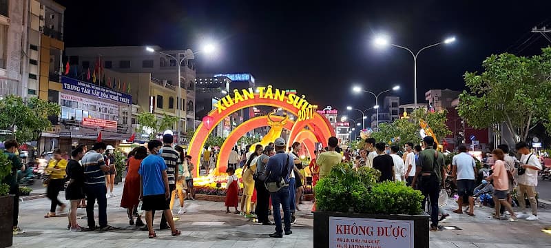 Ảnh bìa Phố đi bộ Nguyễn Huệ A