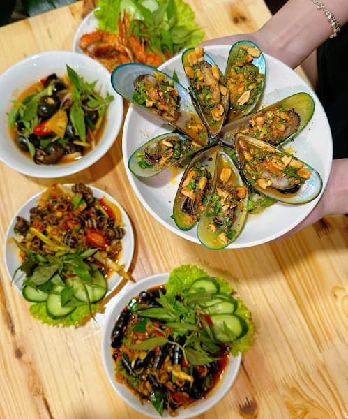 Hình ảnh Ốc bụi - nướng, hải sản, lẩu - 3