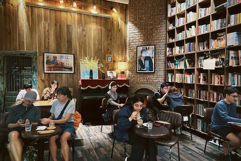 Hình ảnh Tranquil Books & Coffee - 4