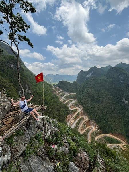 Ảnh bìa Khau Coc Cha Mountain Pass (Đèo 15 tầng) - Cao Bang Loop Tour Travel