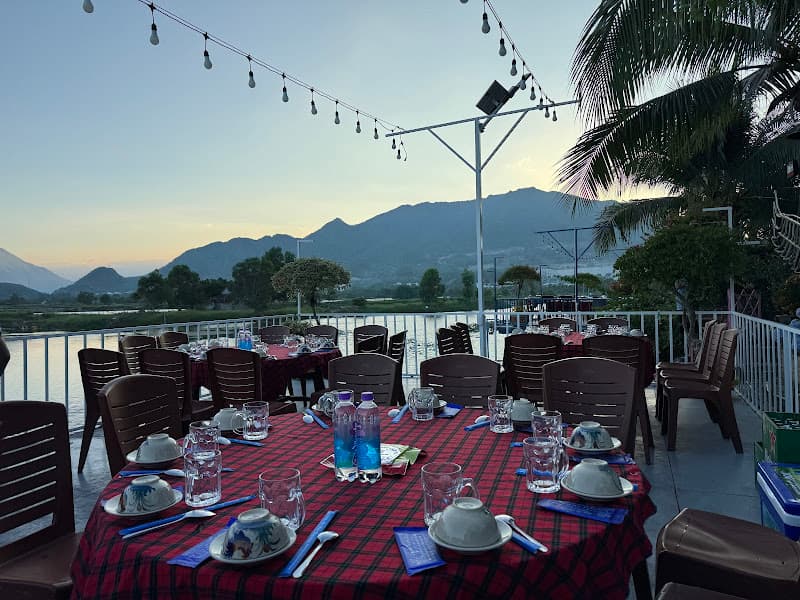 Hình ảnh Làng ẩm thực ven sông - 4