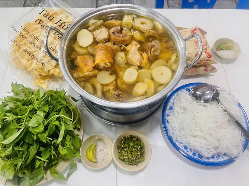 Hình ảnh Lẩu Gà Lá É TAO NGỘ - 70A 3 tháng 2 Đà Lạt - 4