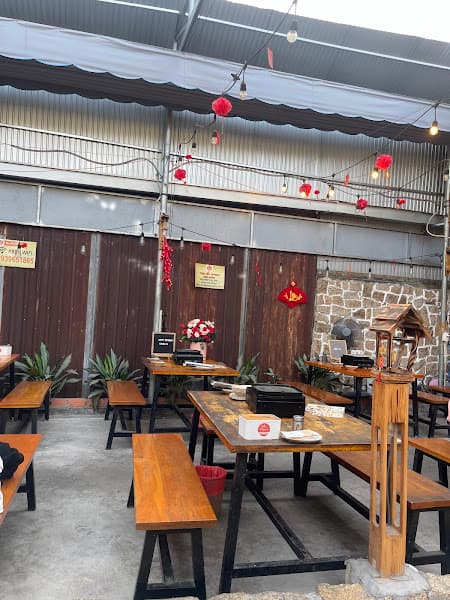 Tiệm Buffet Lẩu & Nướng Nhà Ngân