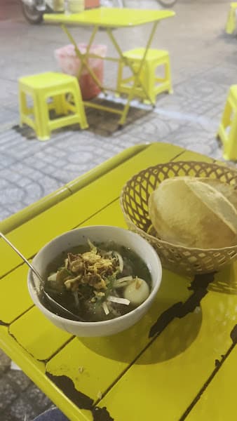 Hình ảnh Bánh Mì Xíu Mại Chén Đèn Dầu - 3