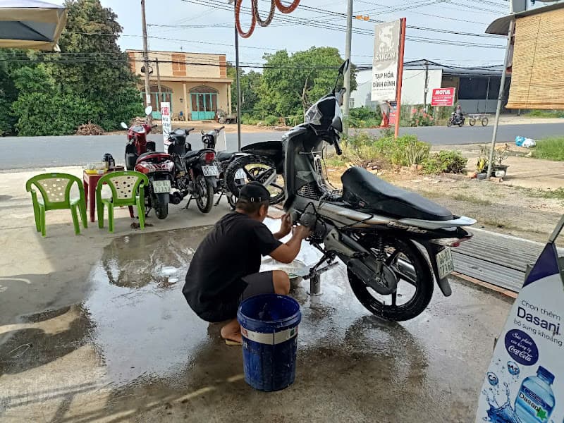 Hình ảnh Tiệm Sửa Xe Máy HẢI TRANG (phục vụ 24/24) - 3