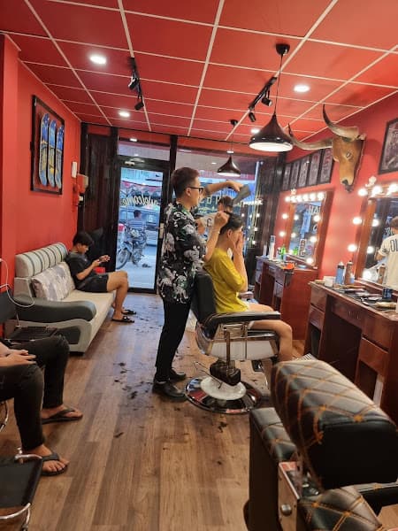 Tiệm cắt tóc Monster Barber
