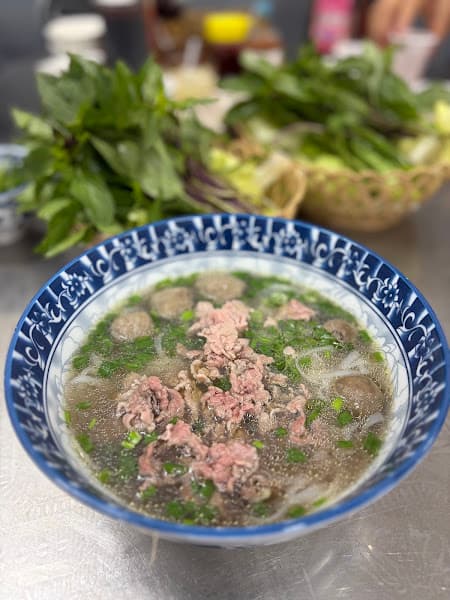 Hình ảnh Phở Tiến - 2
