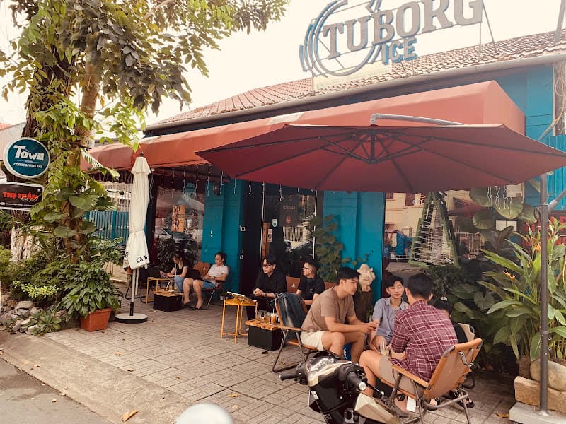 TOWN Coffee & Wine Bar