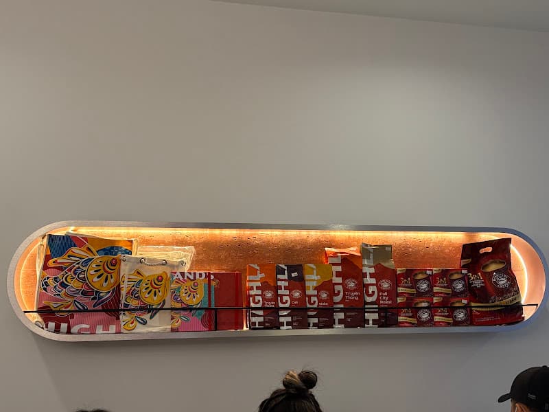 Hình ảnh Highlands Coffee UEF University HCMC - 3