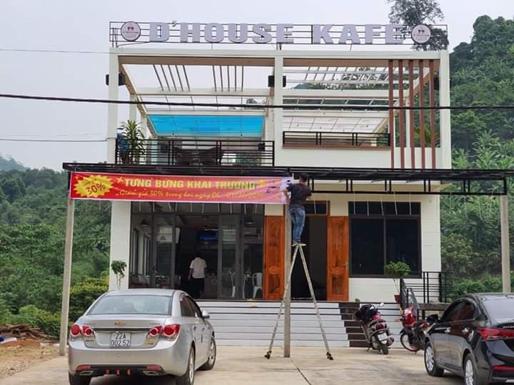 D'HOUSE CAFÉ