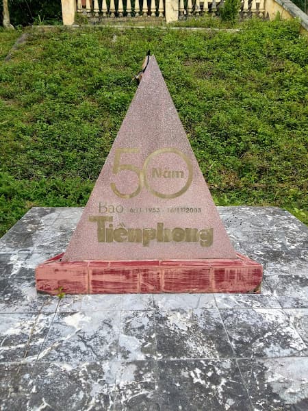 Hình ảnh Nhà Bia Di Tích Cơ Quan Trung ương Đoàn TNCS Hồ Chí Minh - 4