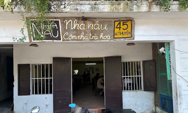 Nhà Nâu - Cơm nhà trà hoa