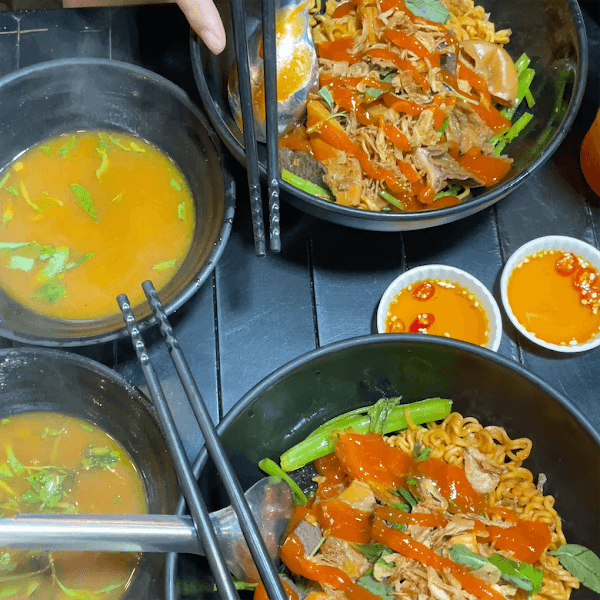 Ảnh bìa Phá lấu bò chén