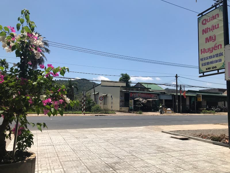 Quán ăn gia đình Mỹ huyền