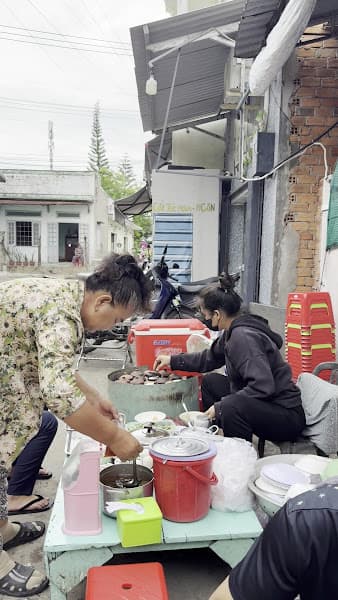 Hình ảnh Quán Bánh căn( quán nhỏ địa phương) - 2