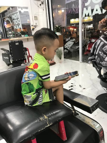 Hình ảnh Cắt tóc nam Quang Barber - 3