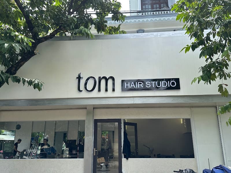 TOM HAIR STUDIO - HUE