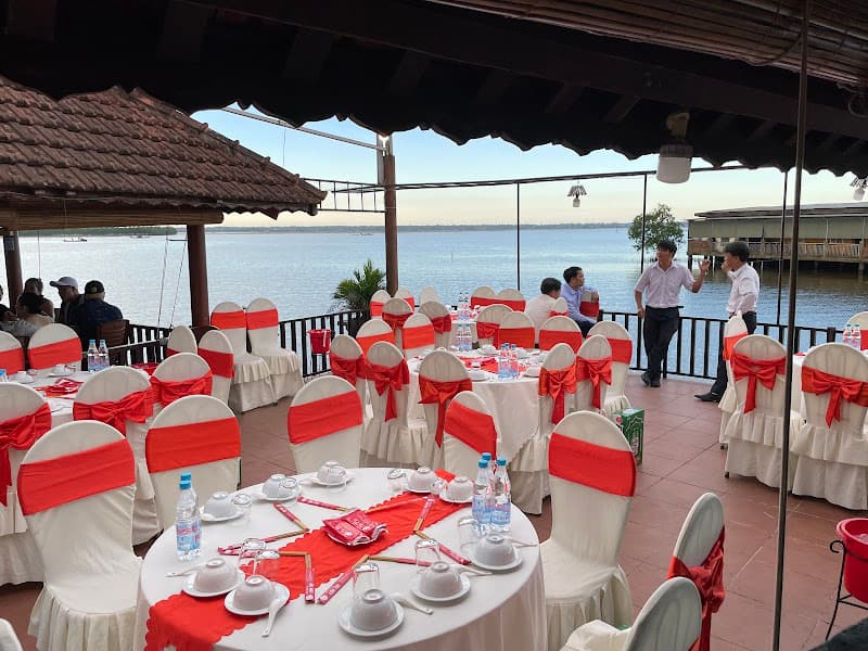 Nhà Hàng Cồn Tộc- Con Toc Restaurant