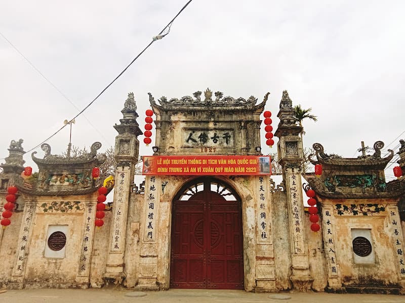 Di tích lịch sử Đình Trung