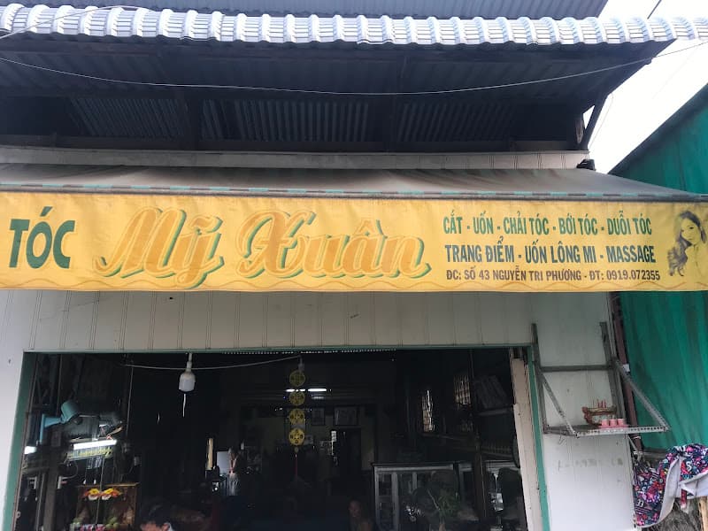 Ảnh bìa TIỆM GIẶT ỦI