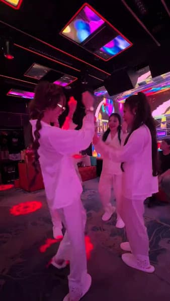 Hình ảnh Tiệm Karaoke - 4