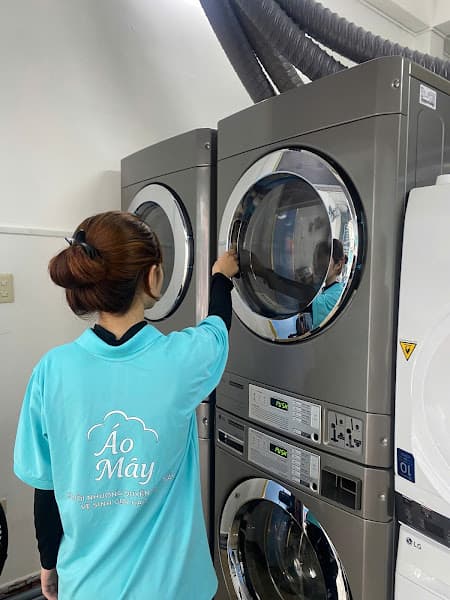 Hình ảnh Áo Mây (Nguyễn Thiện Thuật) Giặt Sấy, Giặt Hấp, Vệ Sinh Giày - 5