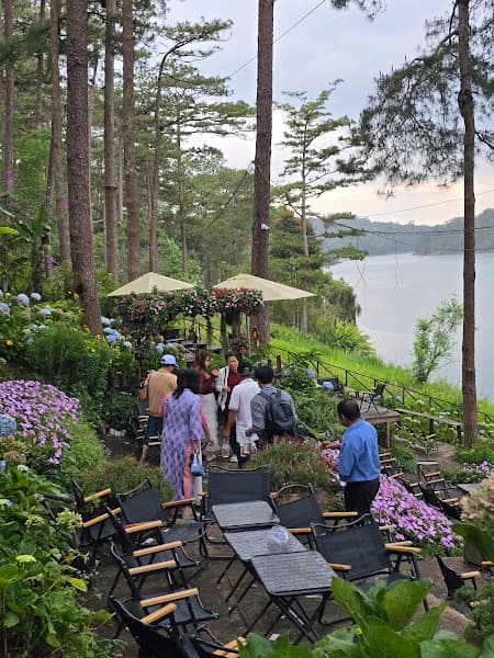 Hình ảnh Bánh mì xíu mại - Ánh Sáng - 3