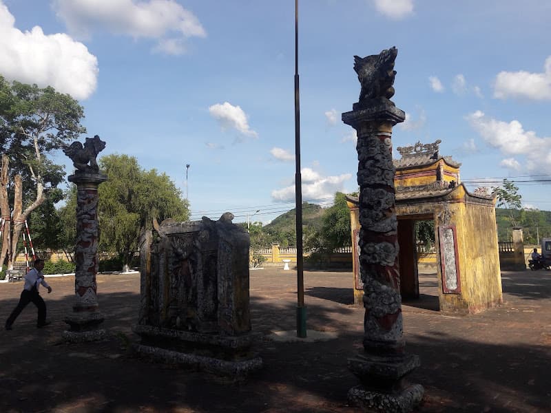 Khu Di tích Tây Sơn Thượng Đạo