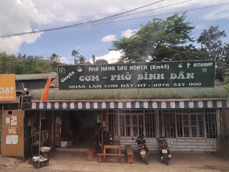 Ảnh bìa Quán cơm phở Sáu Hoạch (km45)