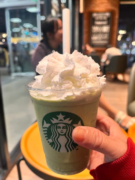 Hình ảnh Starbucks - Emart - 2
