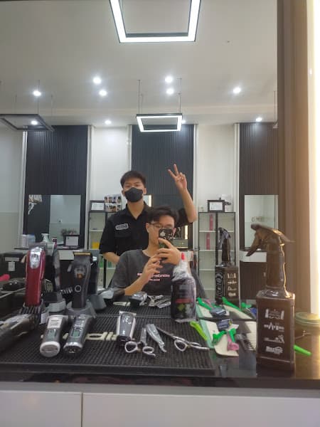 Hình ảnh Cắt Tóc nam Công Quả - 2